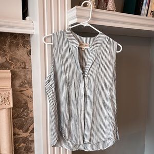 Cloth + Stone | sleeveless button-up | L